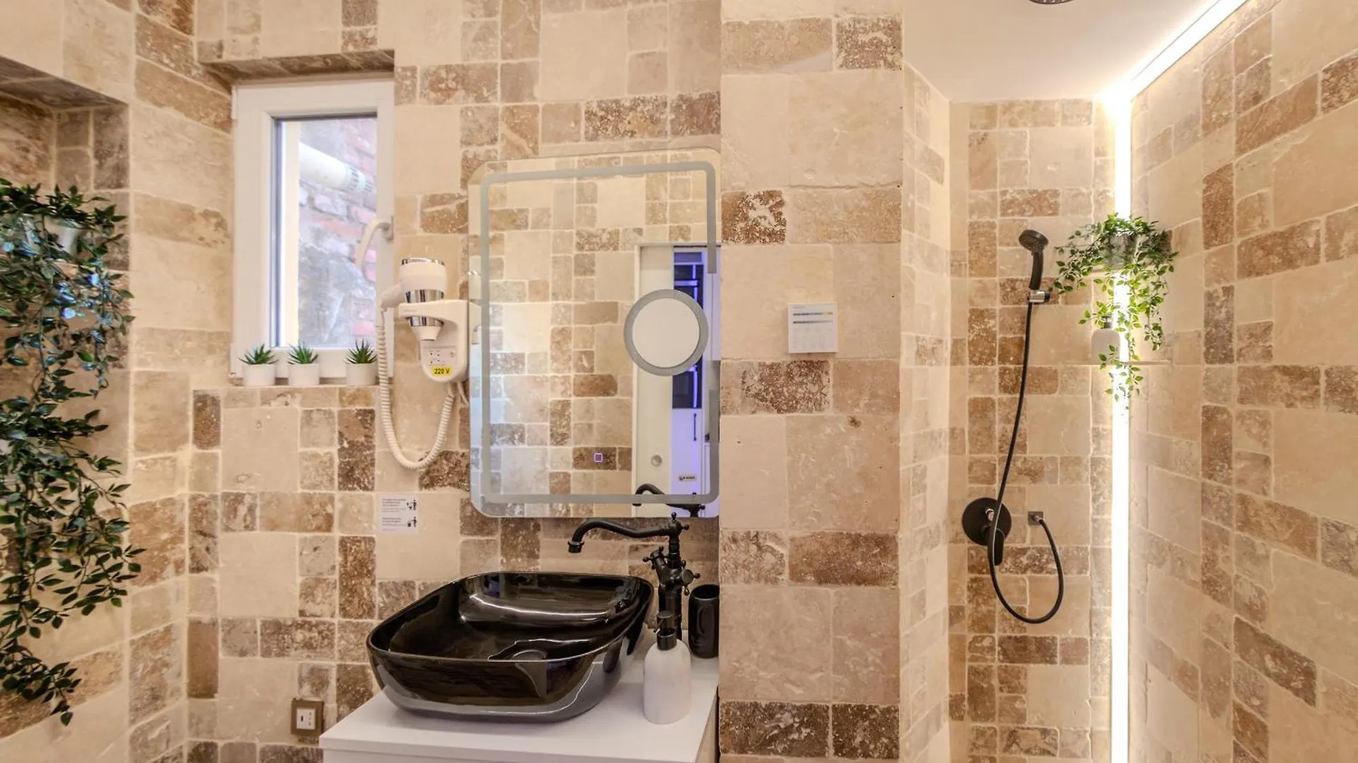 Apartamento Luxury & Comfort: Smart 2Br-Apt At Unirii Square Bucareste