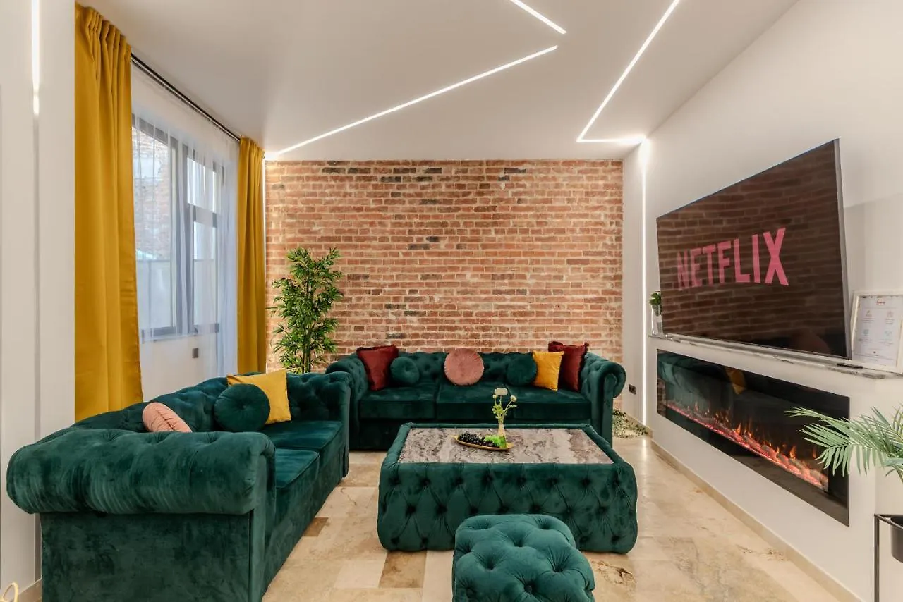 Luxury & Comfort: Smart 2Br-Apt At Unirii Square Bükreş Daire