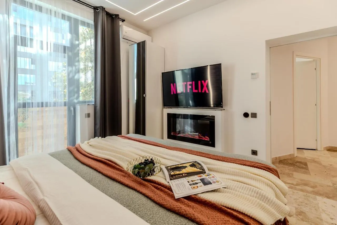 Daire Luxury & Comfort: Smart 2Br-Apt At Unirii Square Bükreş Romanya