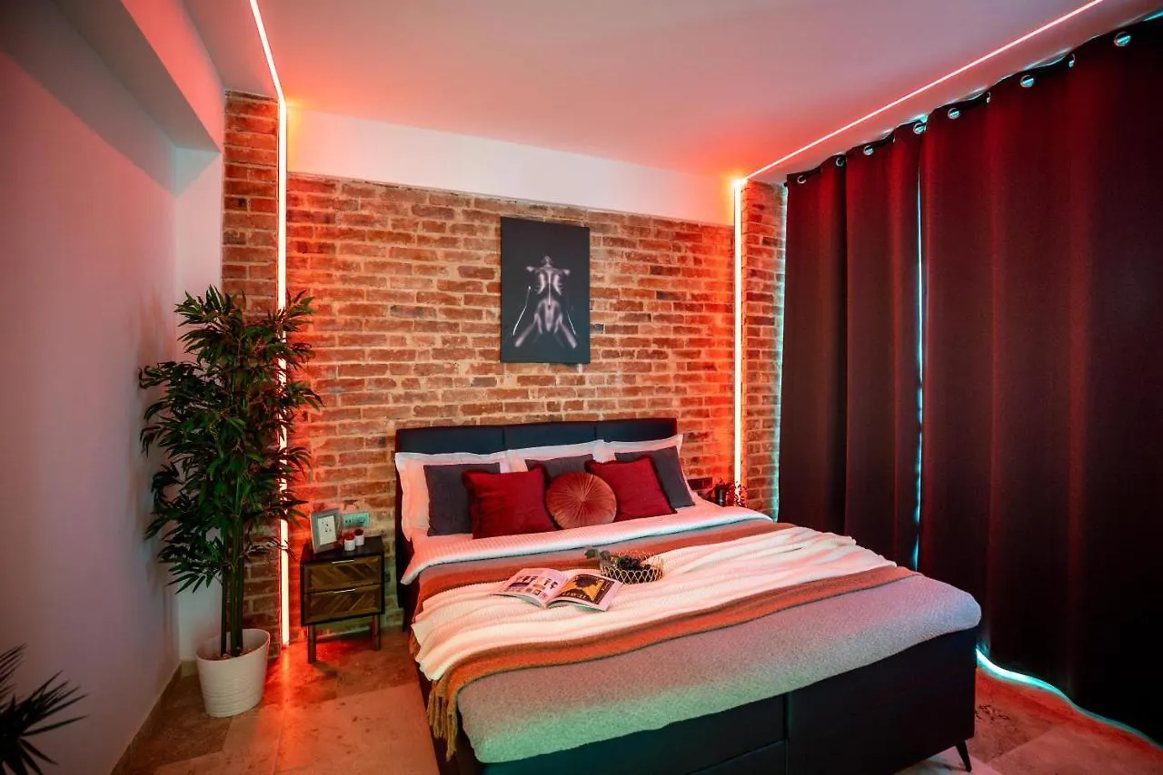 Luxury & Comfort: Smart 2Br-Apt At Unirii Square Bükreş Romanya