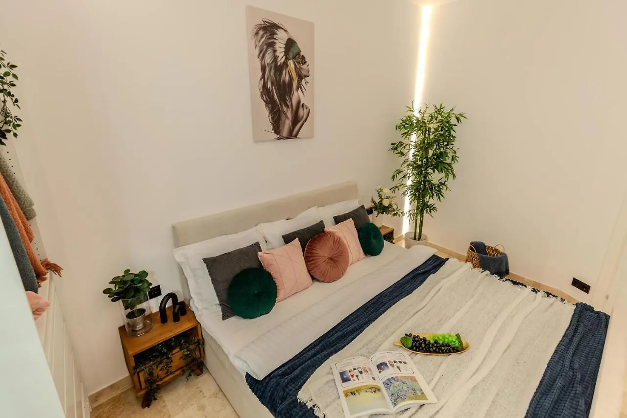 Luxury & Comfort: Smart 2Br-Apt At Unirii Square Bükreş 0*,
