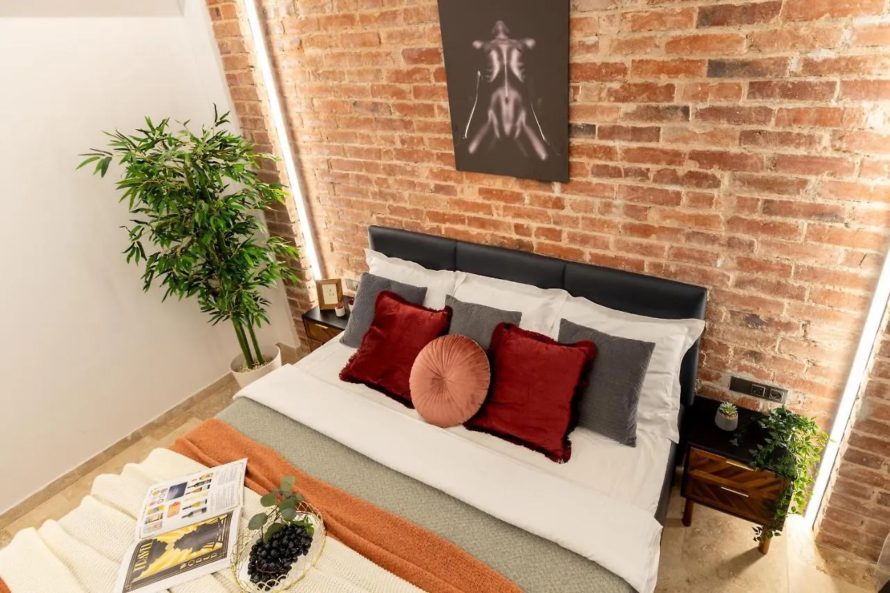 Daire Luxury & Comfort: Smart 2Br-Apt At Unirii Square Bükreş Romanya