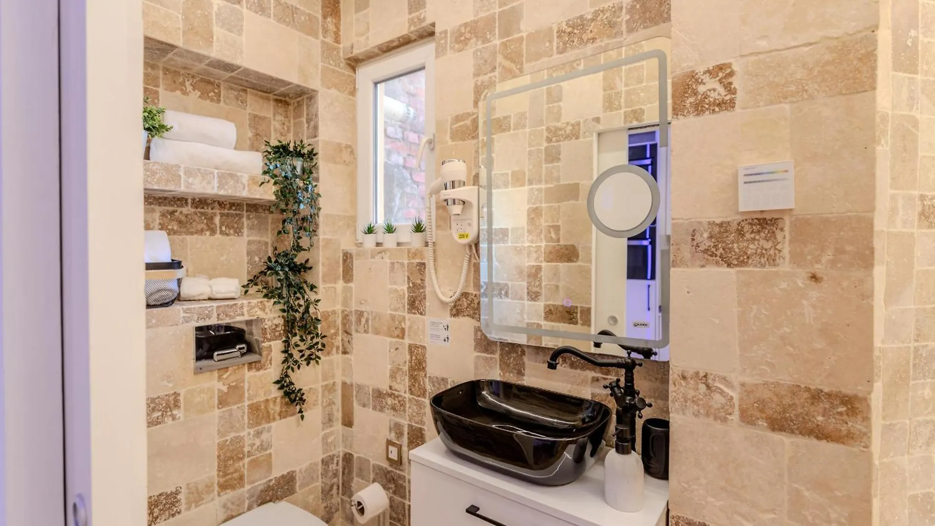 Daire Luxury & Comfort: Smart 2Br-Apt At Unirii Square Bükreş Romanya